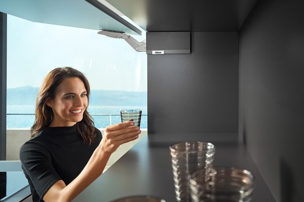 Blum_KLA0600_AA_FOT_FO_BAU_-SALL_-AL_-V1_StageImageLarge